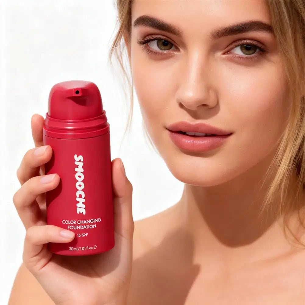 Smooche SPF15 Color-Changing Foundation – Long-Lasting
